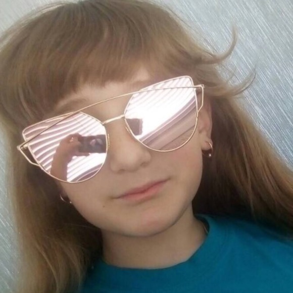 Accessories - Rose gold mirror Sunglasses 